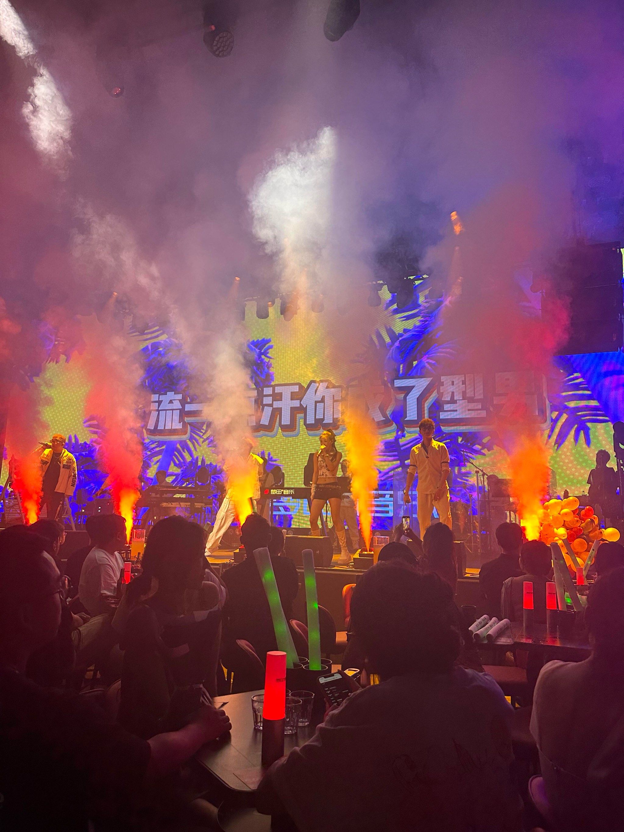 来宾商务ktv低端场商务ktv推荐-兴宾区ktv预定